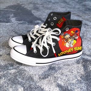 Converse x Looney Tunes